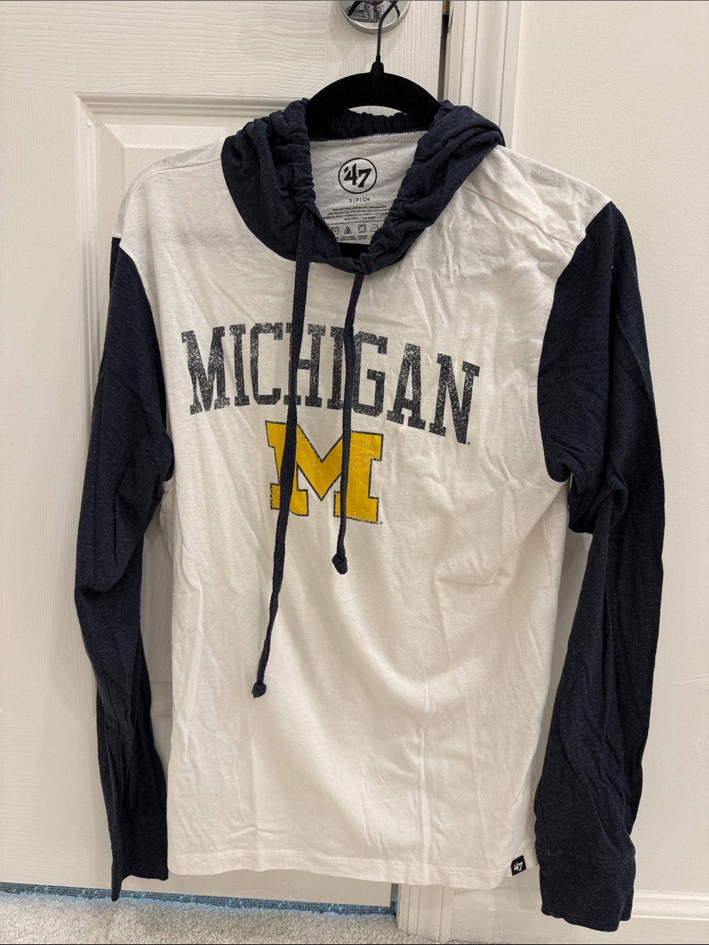 47 Brand Michigan Hooded Long Sleeve Tee - White, Navy & Yellow. Size S/P